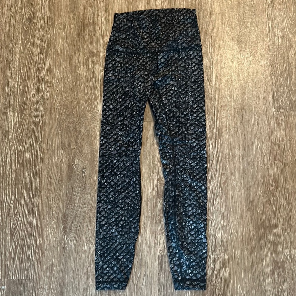 Lululemon Wunder Under Leggings - Black and Gray Patterned